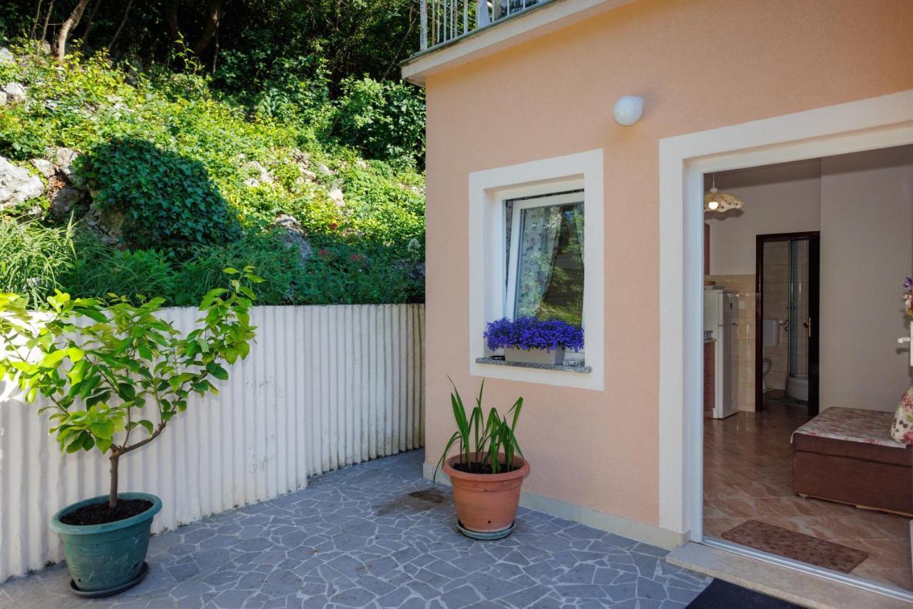 Apartment Studio Close To Sea Krk Town Bagian luar foto